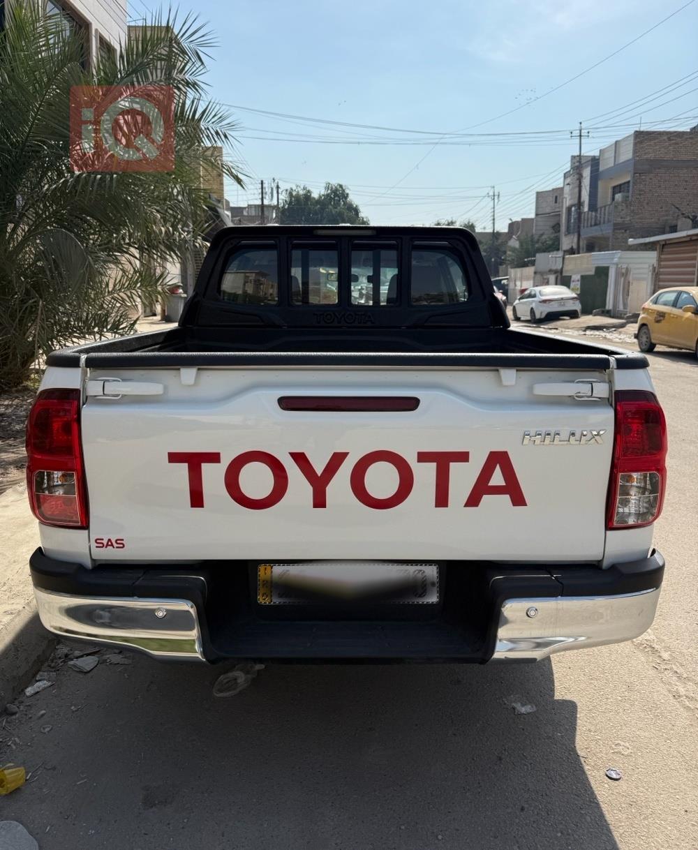 تويوتا هايلوكس